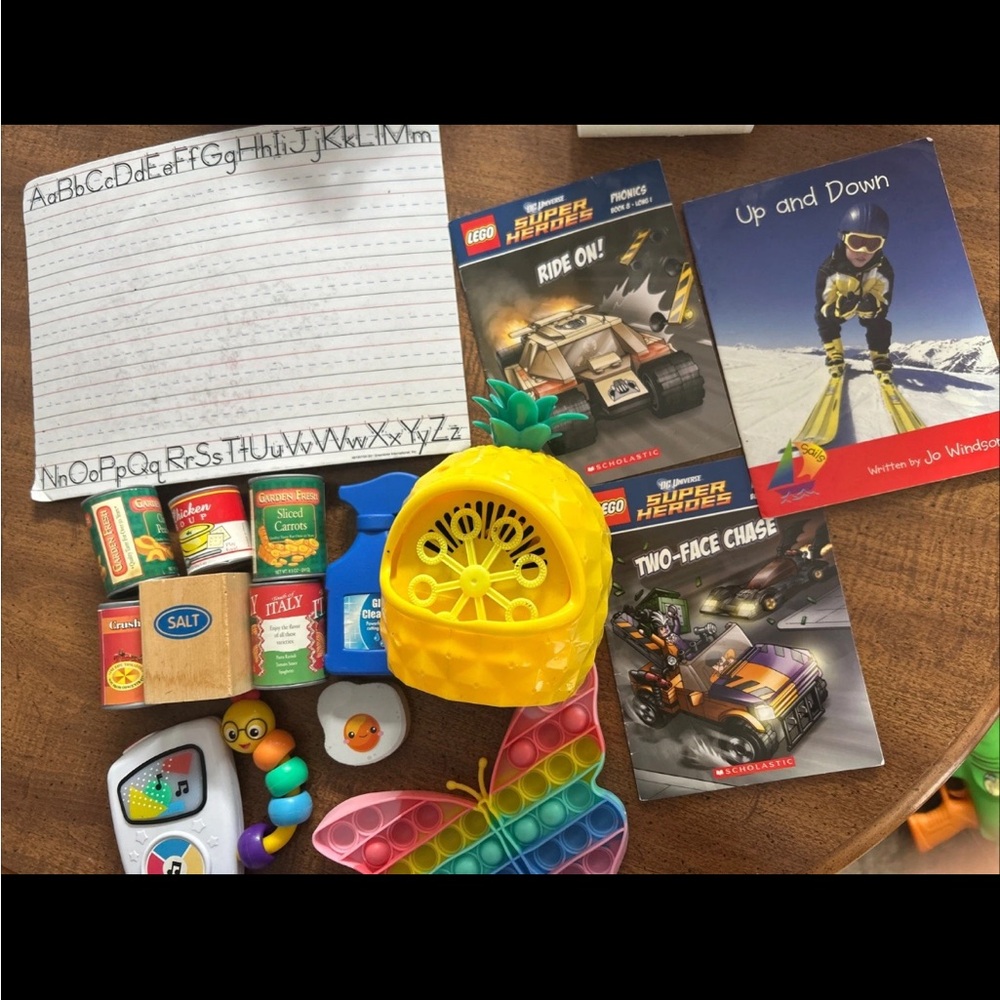 Large Toy Bundle (play Food Pots, Pans, Books, Utensils, Dry Erase Board Bubble) - Picture 3 of 12